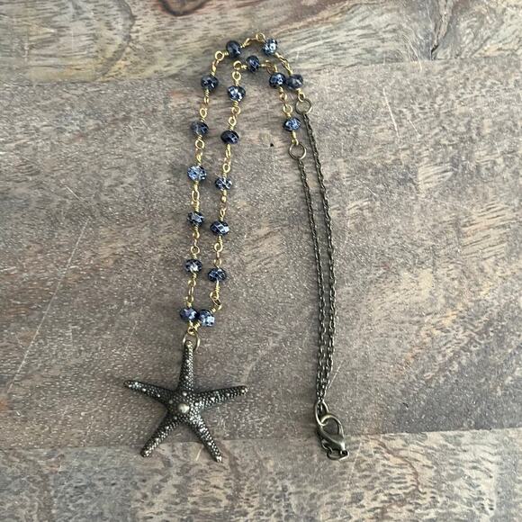 Textured starfish blue beaded station pendant necklace on god tone chain - Picture 2 of 7